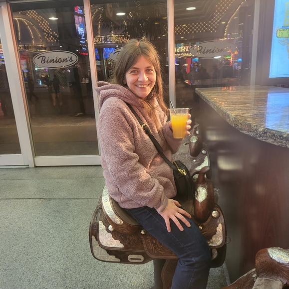 Meet your Posher, Samantha - Picture 3 of 8